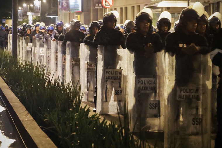 Mexico's Senate on September 11 approved a constitutional reform to allow voters to elect judges, the chamber announced, after protesters had earlier forced lawmakers to suspend debate on the proposal. The reform was approved with 86 votes in favor and 41 against, making Mexico the world's only country to elect all of its judges. 