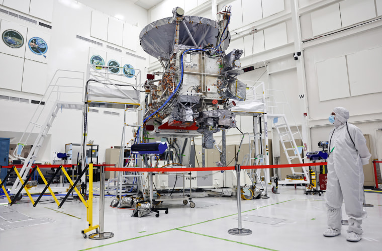 Europa Clipper en el laboratorio de propulsión a chorro de la NASA