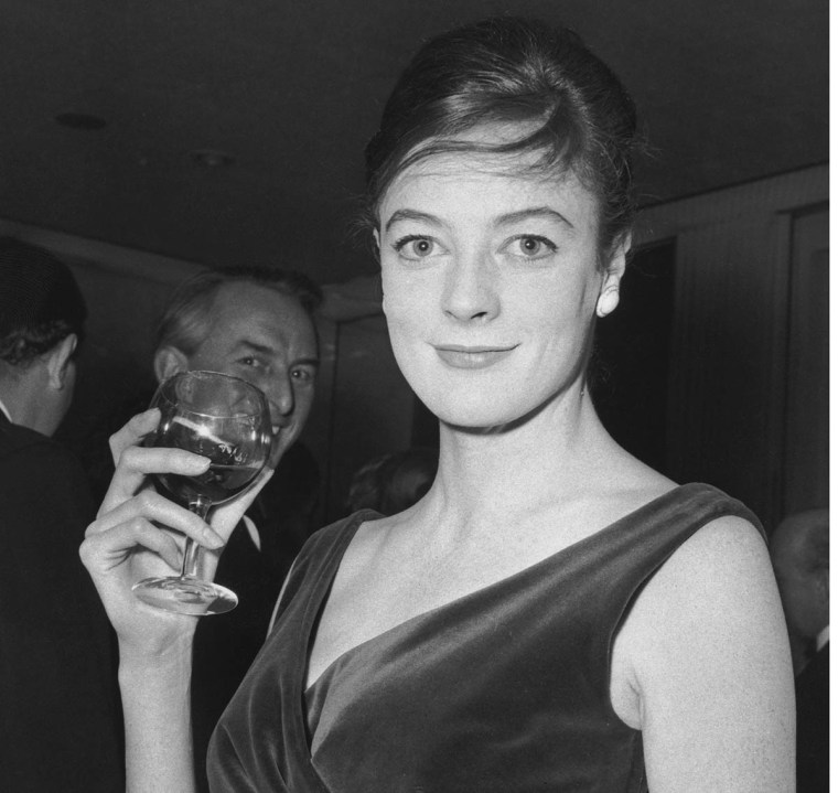 Maggie Smith, acting legend of 'Harry Potter' and 'Downton Abbey' fame ...