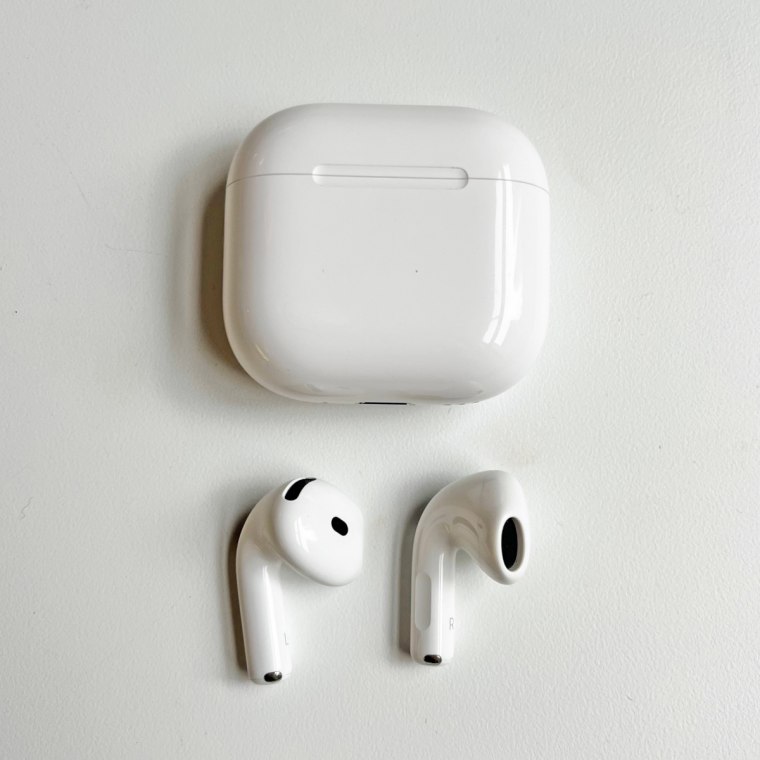 Apple 奥ゆかしく AirPods