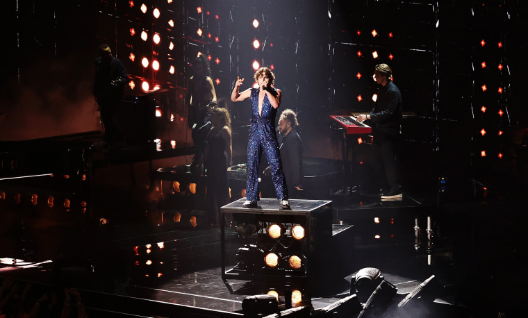 Benson Boone performs during the 2024 MTV Video Music Awards.