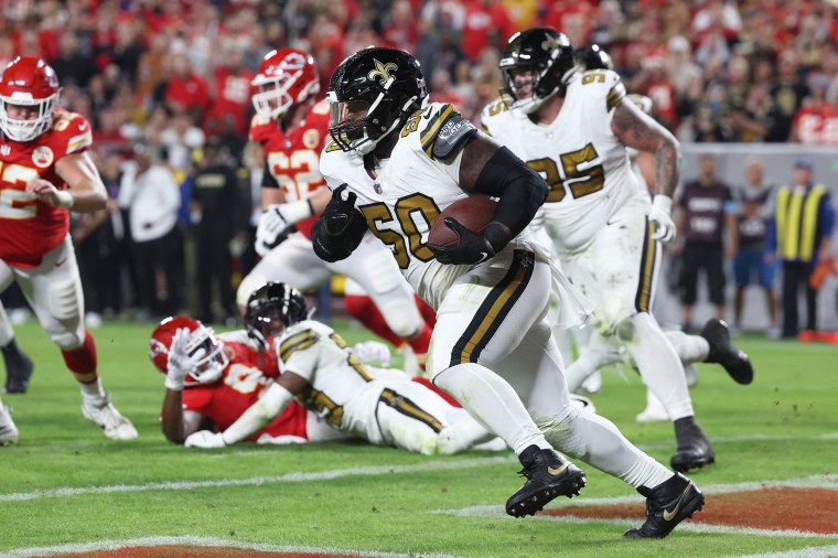 Image: New Orleans Saints vs. Kansas City Chiefs Khalen Saunders interception return