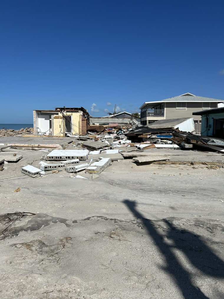 Manasota Key, Florida, completamente devastada después de que el huracán Milton tocara tierra cerca