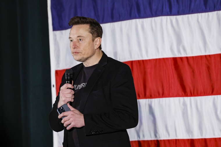 Image: Elon Musk holds a town hall with Pennsylvania voters