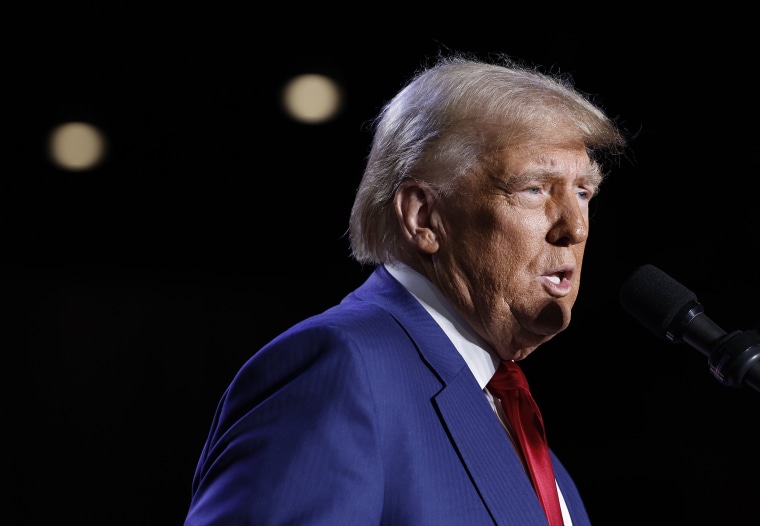 Image: Republican Presidential Candidate Former President Trump Campaigns In Arizona And Nevada