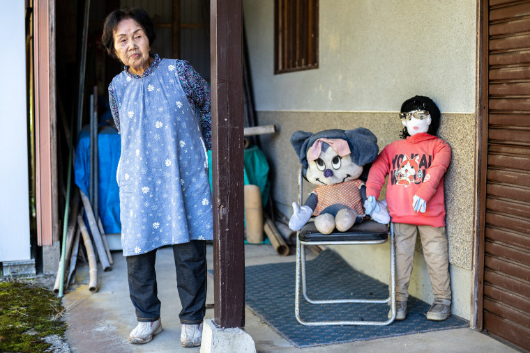 Depopulated village in Japan crafts dolls for sense of life