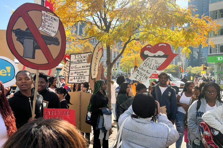 Hundreds of HS seniors rally at Philadelphia’s City Hall