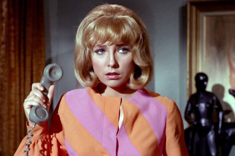 Teri Garr en un episodio de 1968 "Viaje a las Estrellas." 