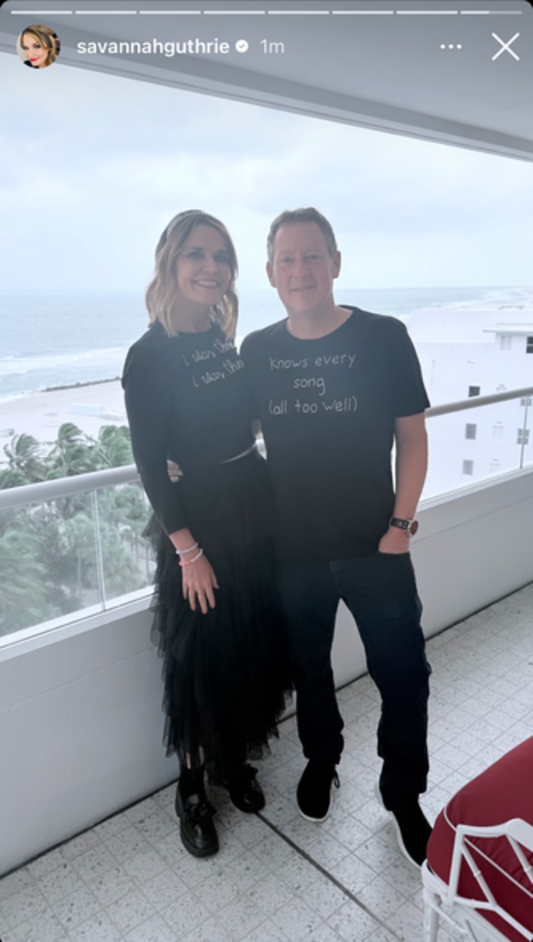 Savannah Guthrie com seu marido Michael Feldman em Miami.