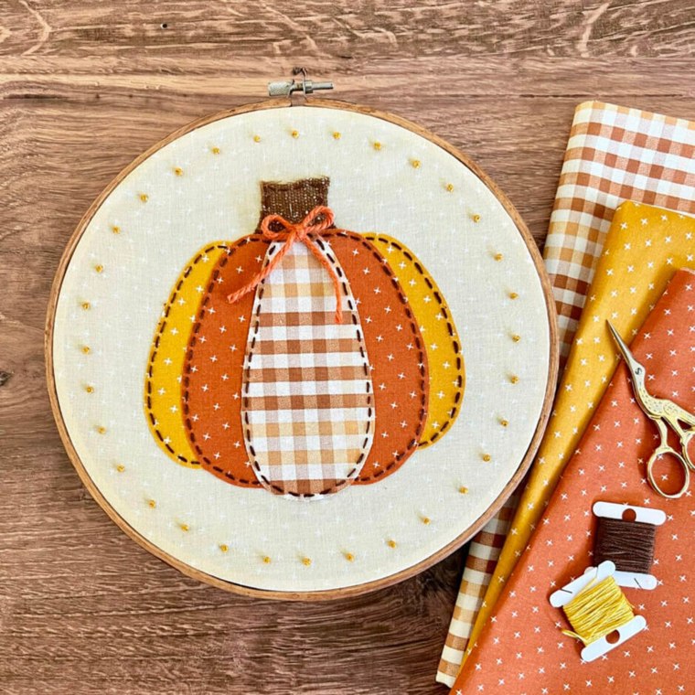 DIY Pumpkin Embroidery Hoop