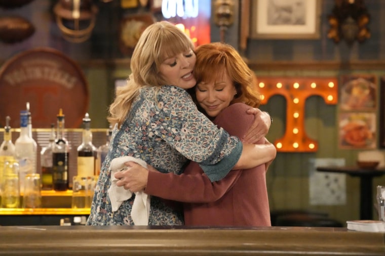 Melissa Peterman as Gabby,, Reba McEntire as Bobbie