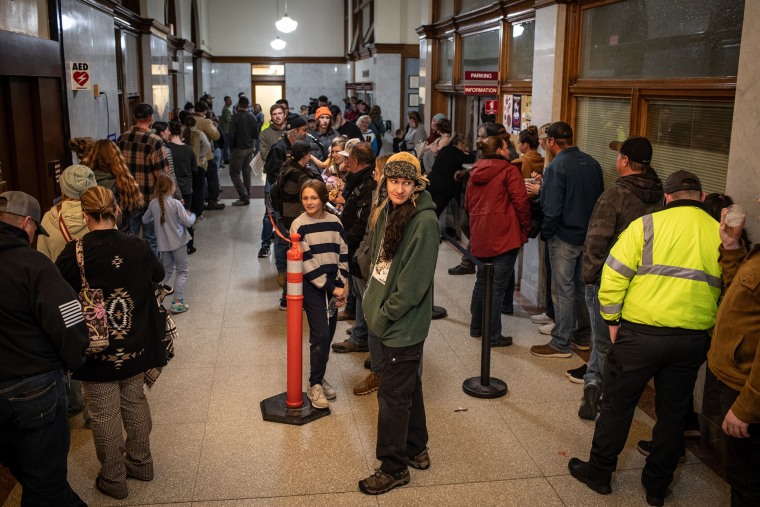 Top Stories Tamfitronics Montana voters stand in long lines