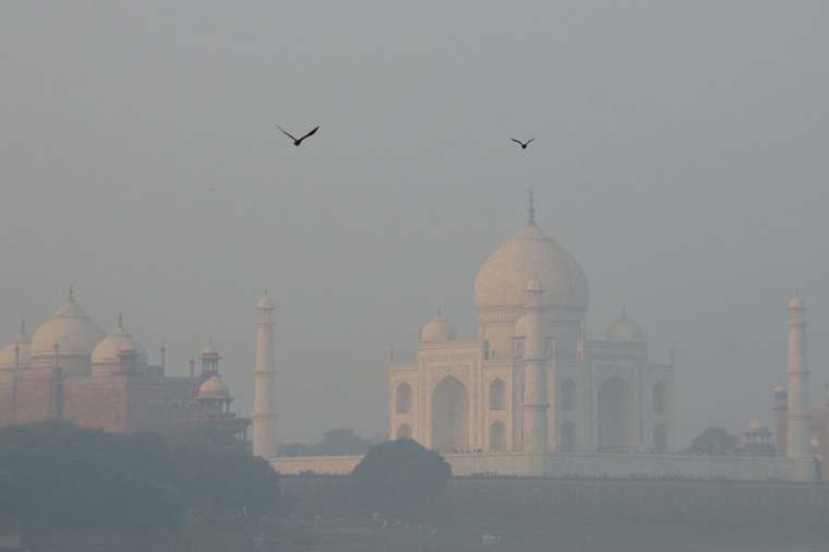 Image: TOPSHOT-INDIA-ENVIRONMENT-POLLUTION-HEALTH