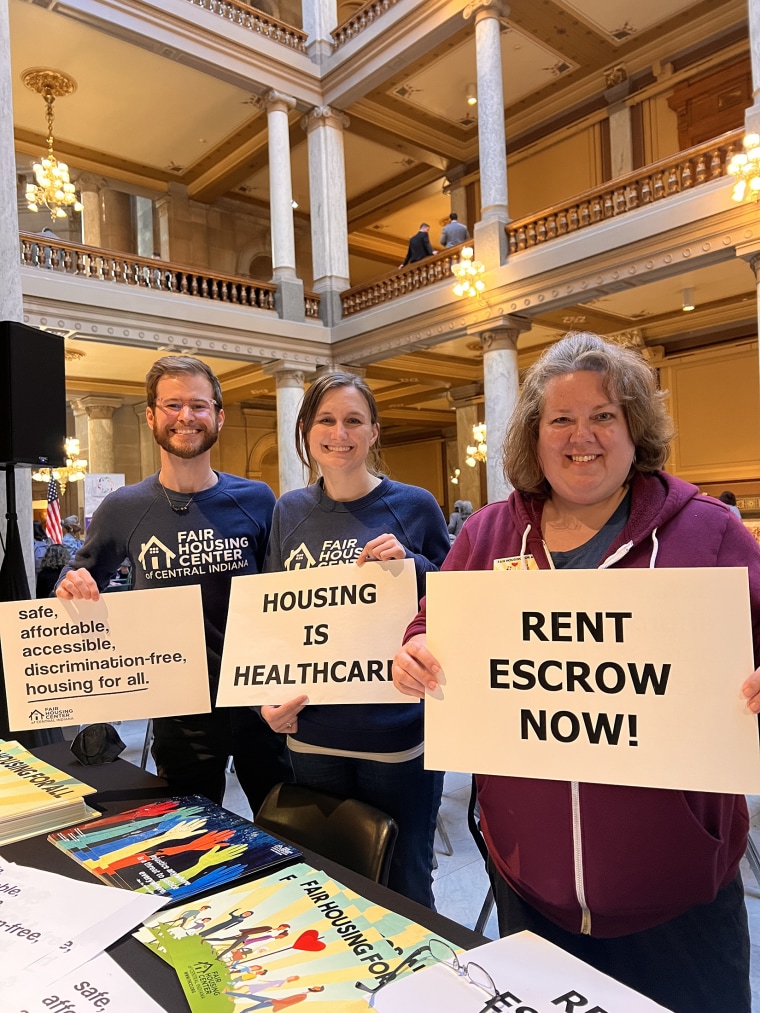 Membros do Fair Housing Center of Central Indiana. 