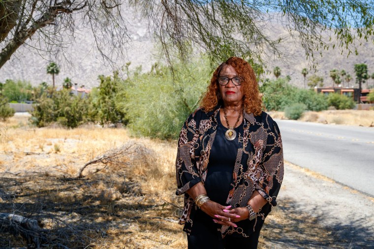 Pearl Devers está ubicada en el grupo Agua Caliente de indios Cahuilla en Palm Springs, California, donde vivió cuando era niña.