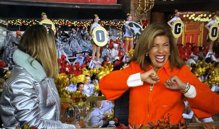 While dancing to "Hot To Go," Hoda gave her sign to Jenna.