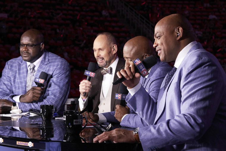 Shaquille O'Neal, Ernie Johnson, Kenny Smith and Charles Barkley.