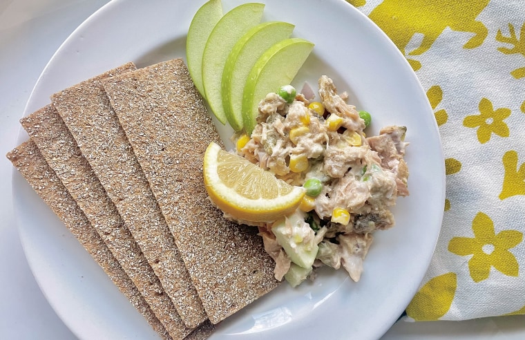 Tuna salad and crackers.