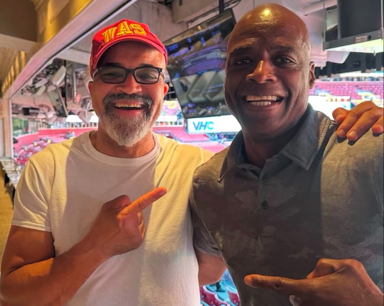 Actor Jeffrey Wright with team 
legend Darrell Green