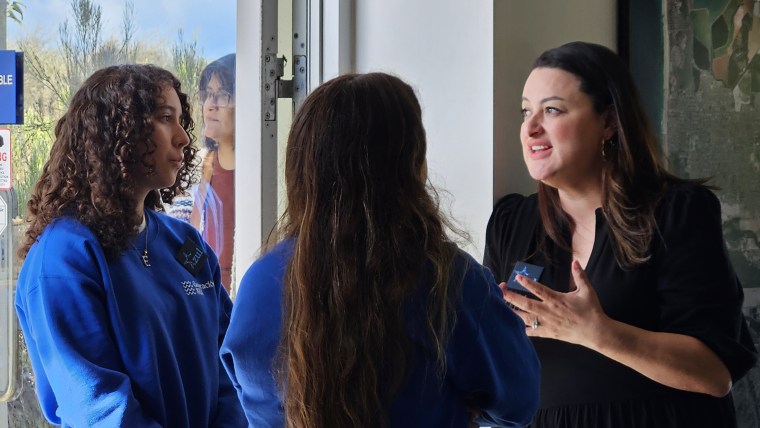 Marce Gutiérrez-Graudiņš speaking with students at the GenSea Binational Academy in Nov. 2024.