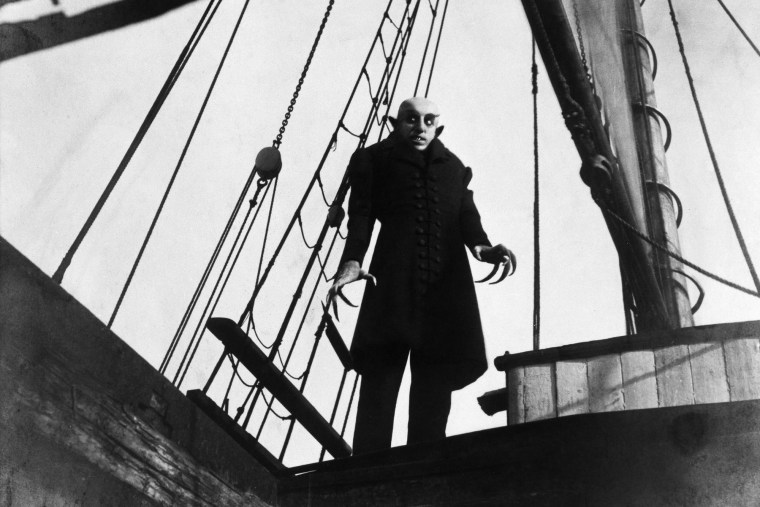 Max Schreck speelt de rol van Nosferatu