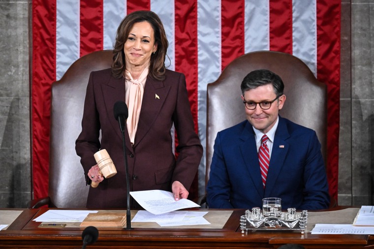 Foto: La vicepresidenta Kamala Harris anuncia que los votos han sido certificados