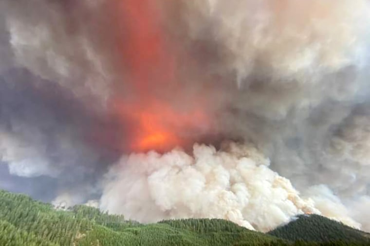 archie creek fire oregon Umpqua National Forest smoke fire hills aerial