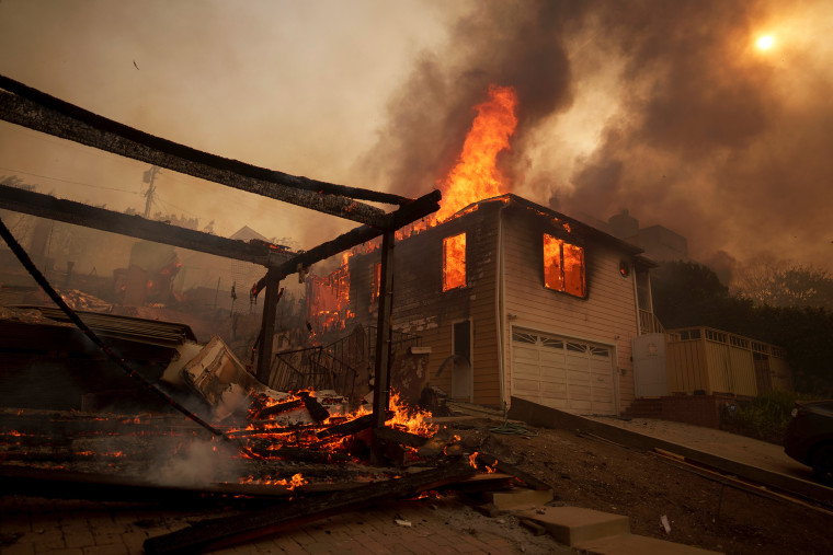 Image: Powerful Winds Fuel Multiple Fires Across Los Angeles Area