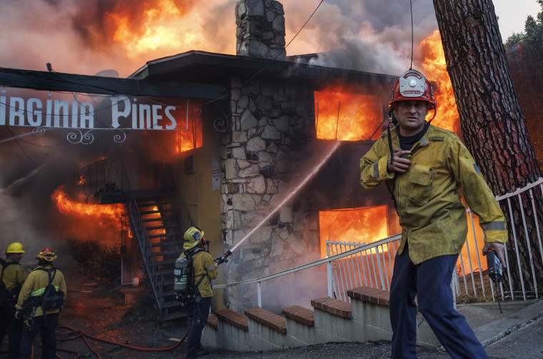 Eaton fire in Altadena, CA.