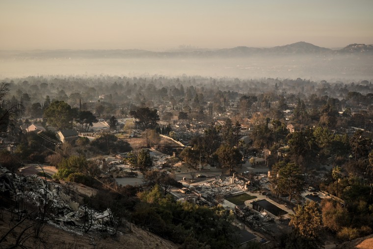 Daños a estructuras tras el incendio de Eaton