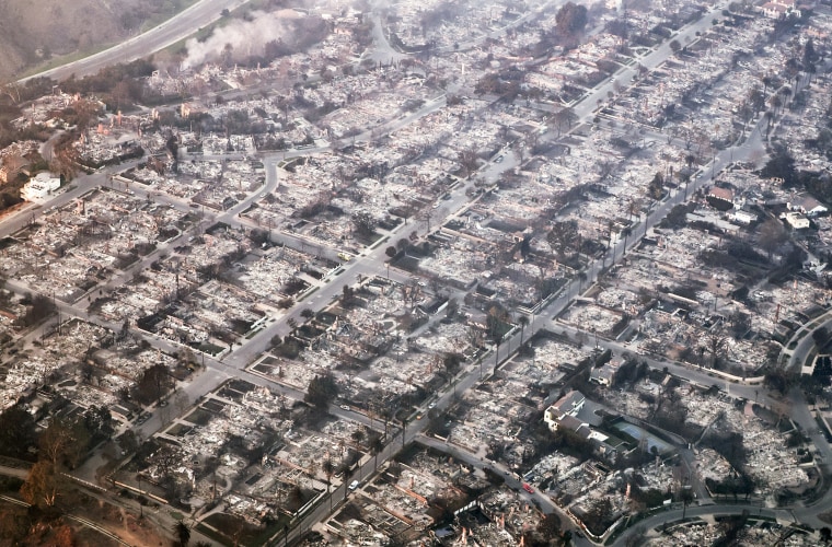 Image: Powerful Winds Fuel Multiple Fires Across Los Angeles Area