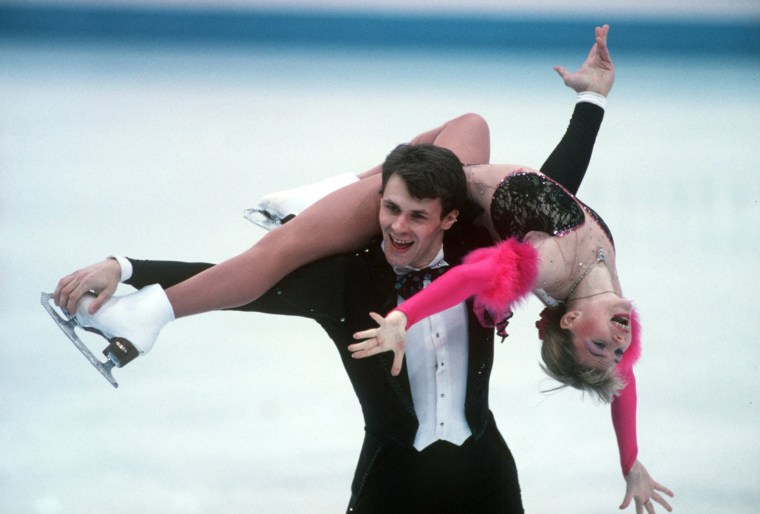 EUGENIA SHISHKOVA AND VADIM NAUMOV OF RUSSIA IN ACTION IN THE PAIRS FREE PROGRAM  AT THE 1994 LILLEHAMMER WINTER OLYMPICS. 