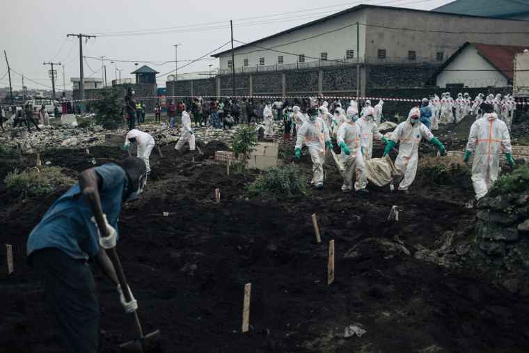 Pelo menos 700 pessoas foram mortas e 2.800 pessoas feridas desde domingo em intensos combates em Goma, a capital da província do norte de Kivu da República Democrática do Congo, disse um porta -voz da ONU na sexta -feira. 