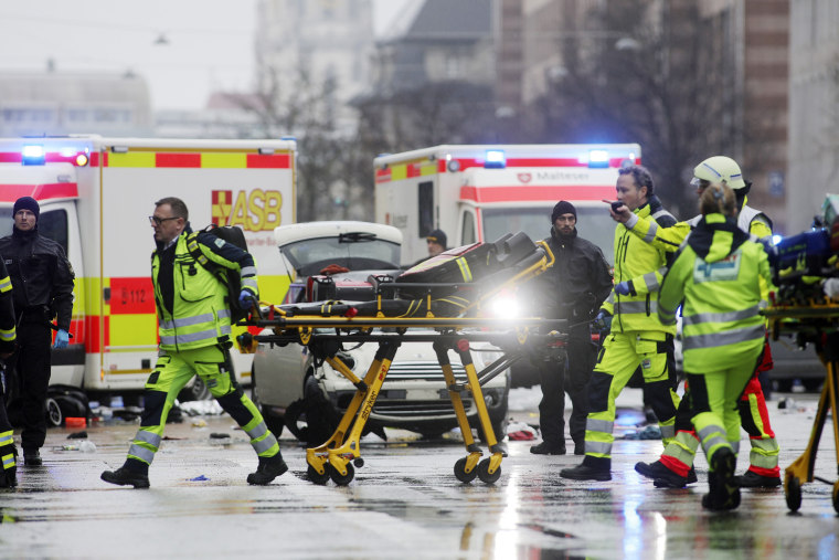 Un coche embiste a una multitud en Munich y deja al menos 28 heridos en ...