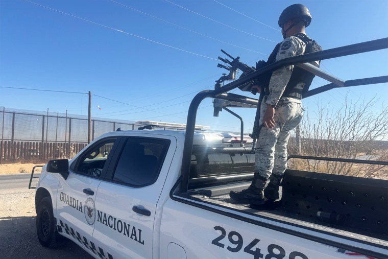 usa mexican border mexican army and national guard patrols