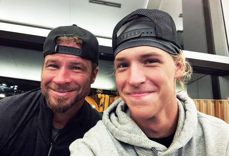 Brian Littrell and his son, Baylee, teamed up for an impromptu duet on "American Idol."