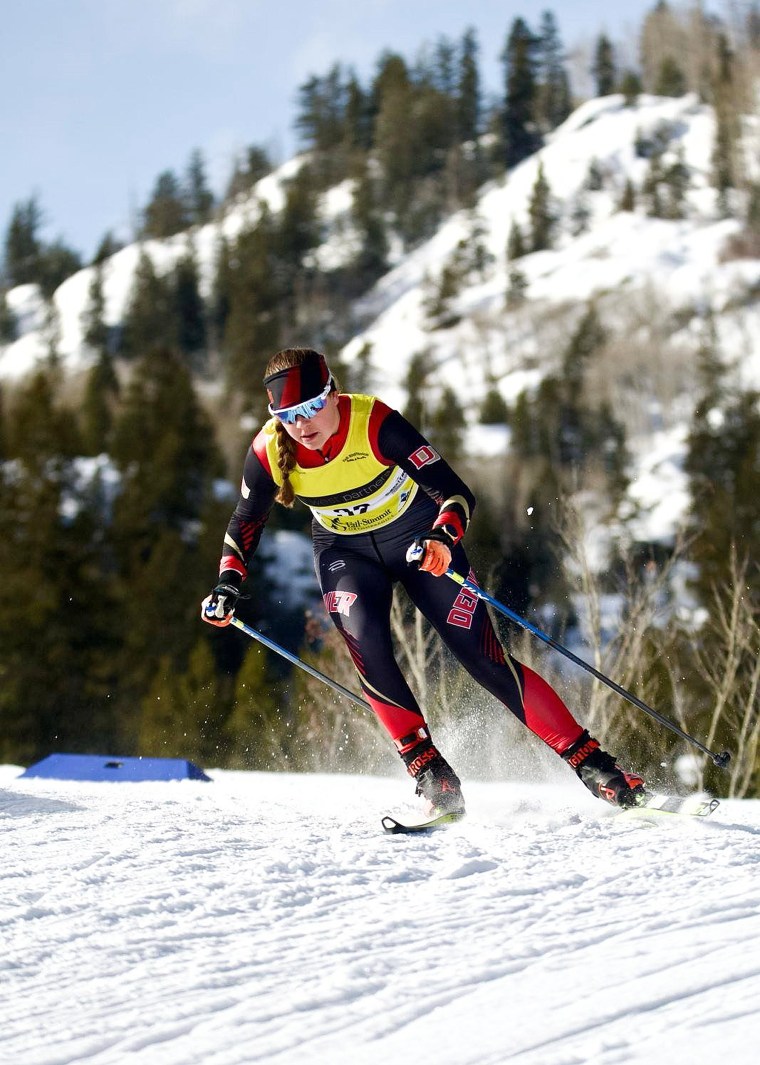 Ayant grandi à Steamboat Springs, Colorado, Sidney Barbier a apprécié le ski de fond et a fait l'équipe de l'Université de Denver. Sa douleur chronique l'empêchait parfois de skier dans les courses. 