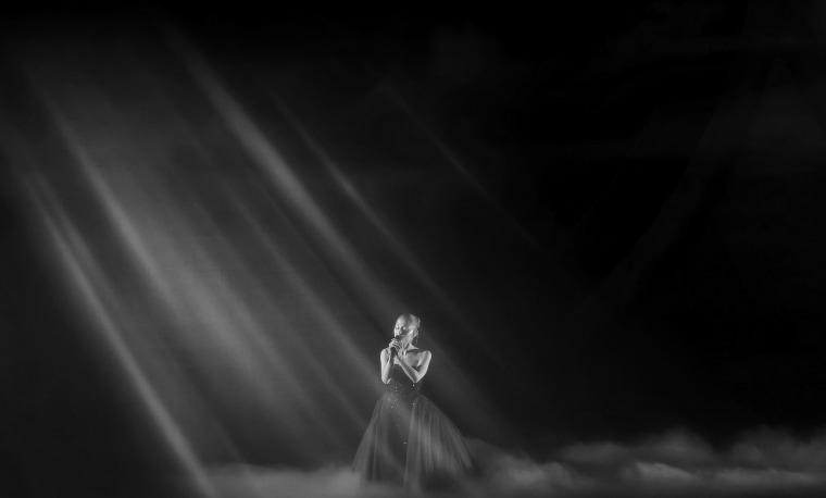 Ariana Grande performs "Somewhere Over the Rainbow" in a medley that also included songs from "The Wiz" and "Wicked."