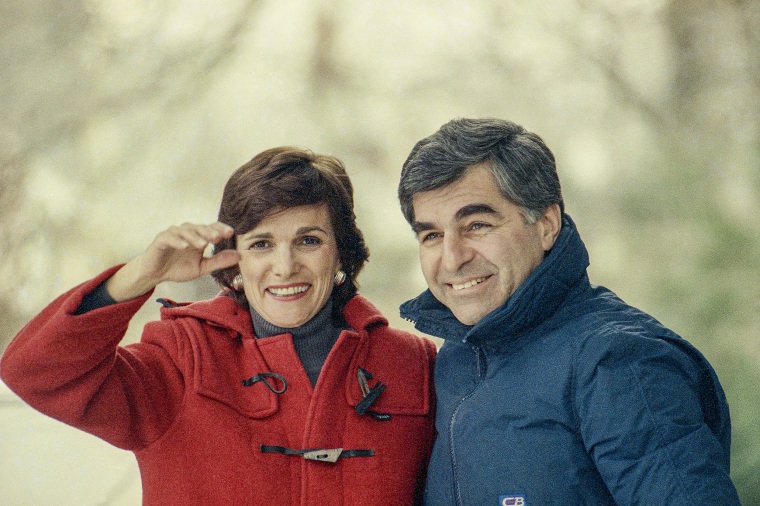 Kitty Ducacis e Massachusetts Gov. Michael S. Dukakis.