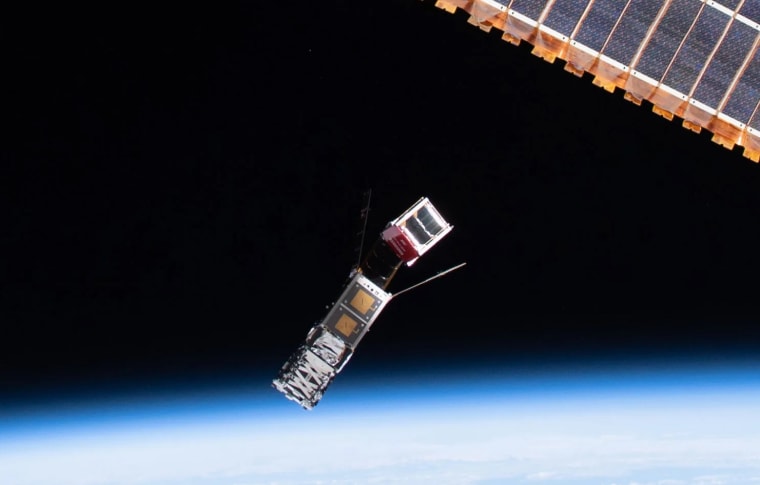 Los detalles del nanosatélite que México enviará al espacio para espiar ...