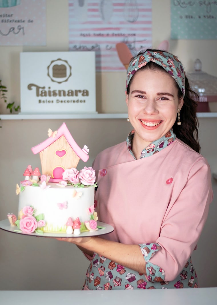 Labor and delivery gender reveal cakes baker.