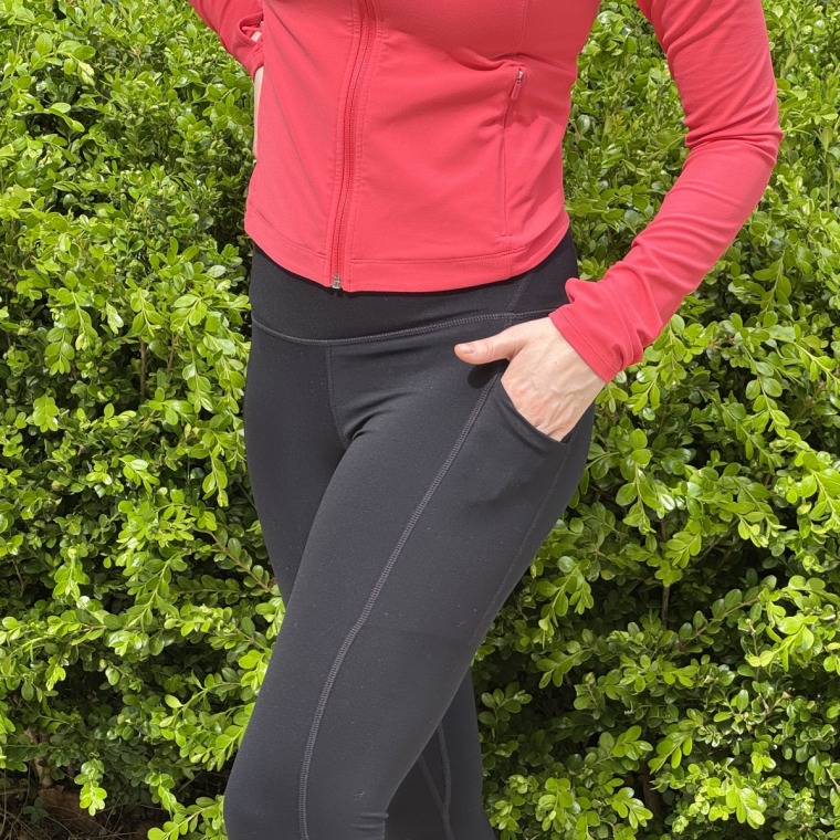 Garlin wearing the Ultra-Form High-Rise Pocket Leggings.