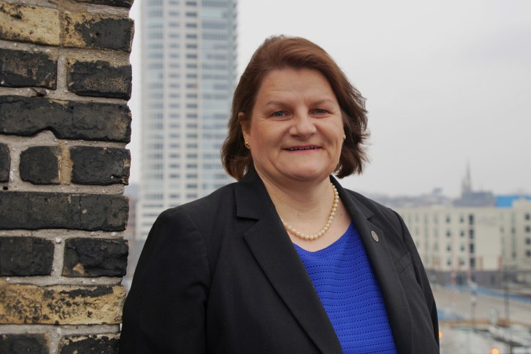 Exjueces condenan a la Administración Trump por arrestar a una jueza  acusada de obstruir la detención de un inmigrante