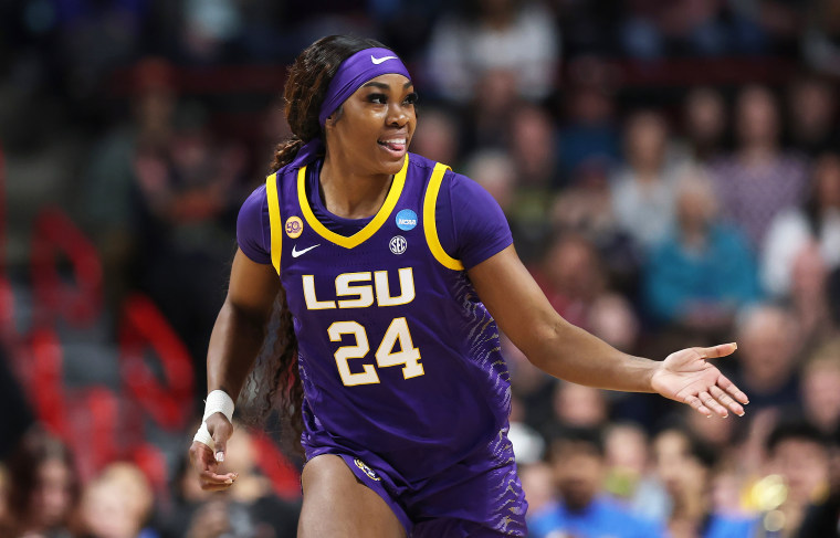Aneesah Morrow #24 of the LSU Lady Tigers.