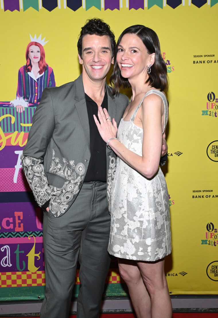 Michael Urie i Sutton Foster.