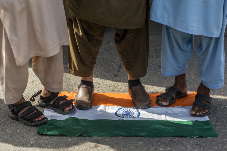 Pakistan said it reserves the right to retaliate after India launched targeted strikes, signaling a potential further escalation in hostilities between the nuclear-armed rivals following last month's deadly Kashmir attacks.