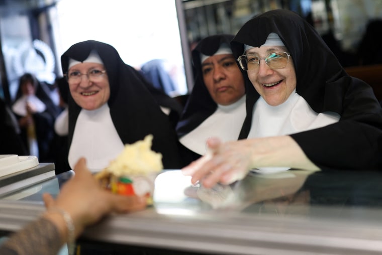 Nuns buy ice cream,