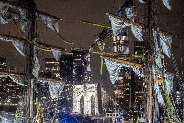 The Mexican Navy tall ship.
