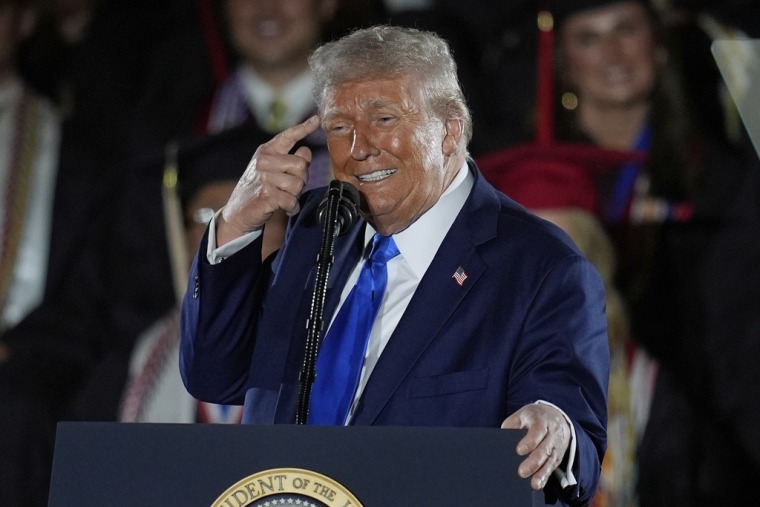 Trump cuestiona si los inmigrantes indocumentados tienen derecho al debido  proceso durante discurso en universidad