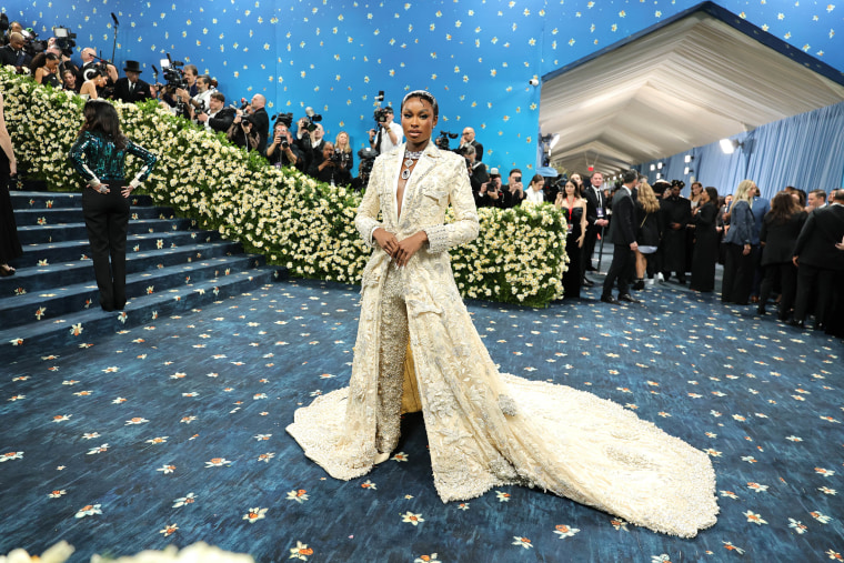 See the Looks as Stars Arrive Rehmat Boutique The 2025 Met Gala Celebrating "Superfine: Tailoring Black Style" - Arrivals
